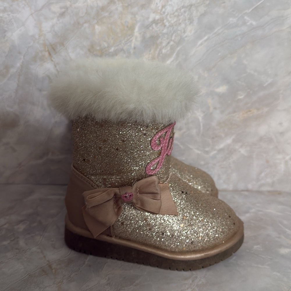 🎀 Juicy Couture Sparkle Fur Bow Boots Toddler - Picture 2 of 7